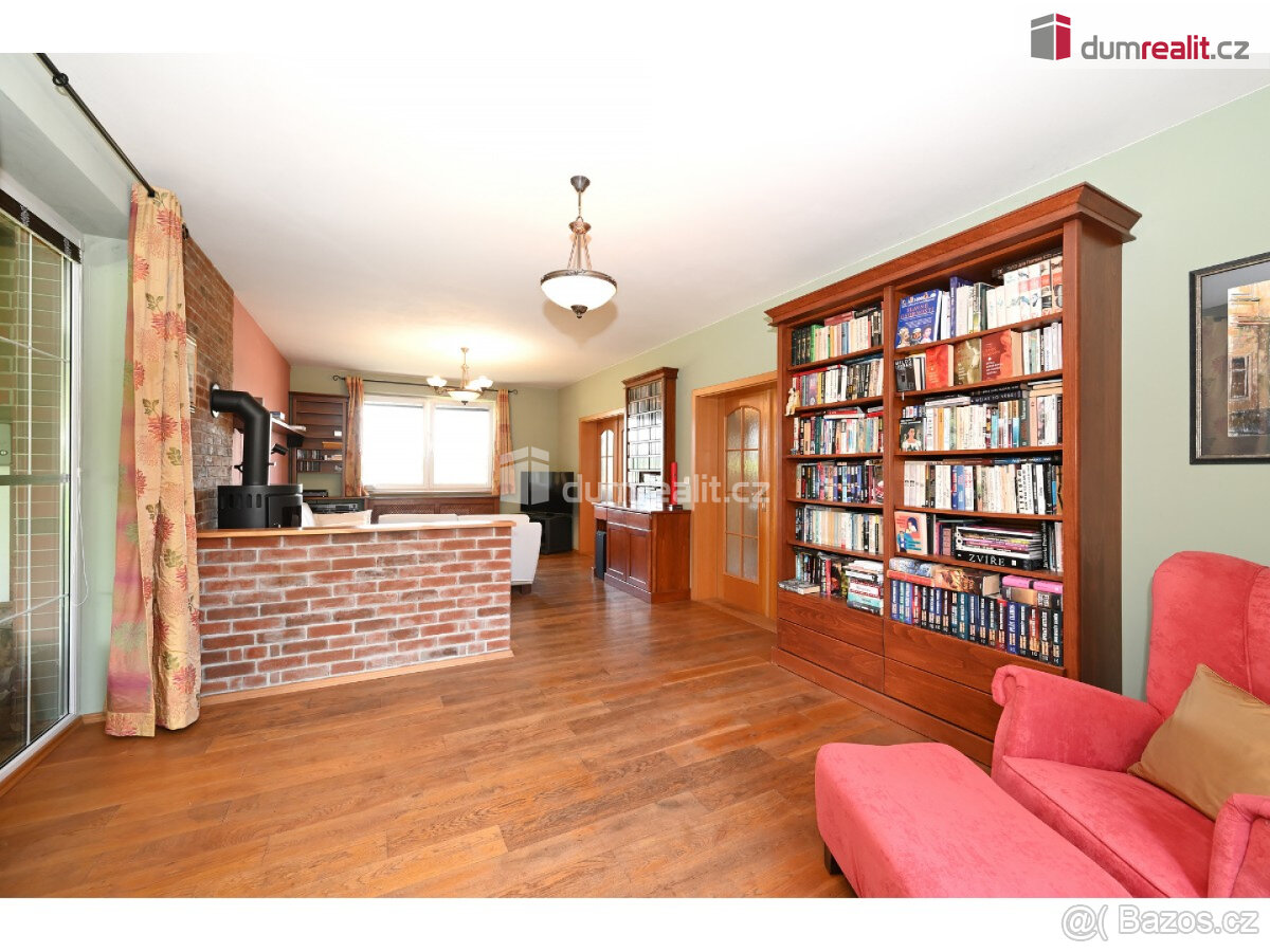 Prodej rodinného domu 6+1, 248 m2 + 63 m2 půda, pozemek 766 - 7