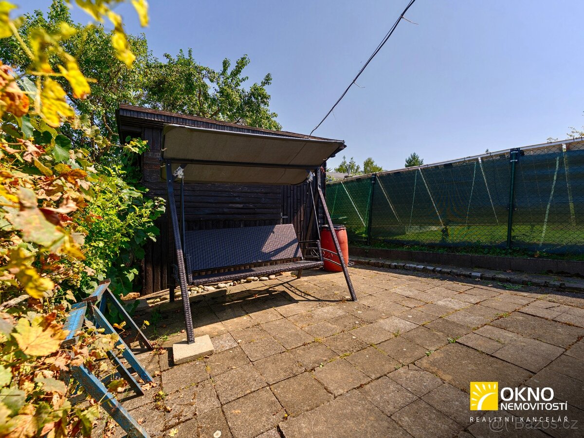 Zahrada s chatkou a výhledem do okolí - 7