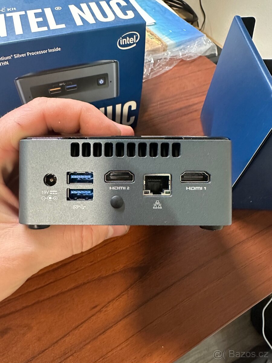 Intel NUC 7 (BOXNUC7PJYHN2 mini počítač - 7