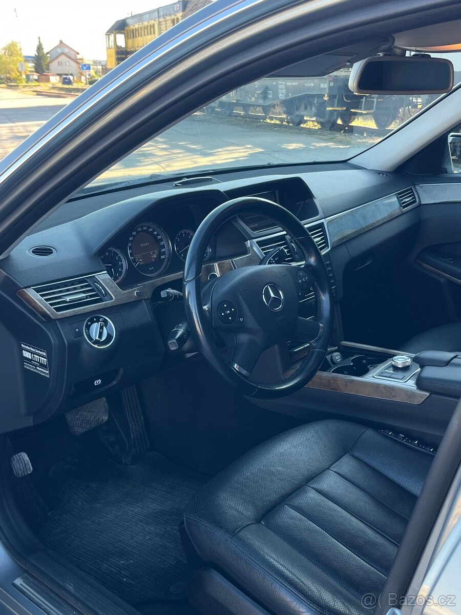 Mercedes E350 - 7
