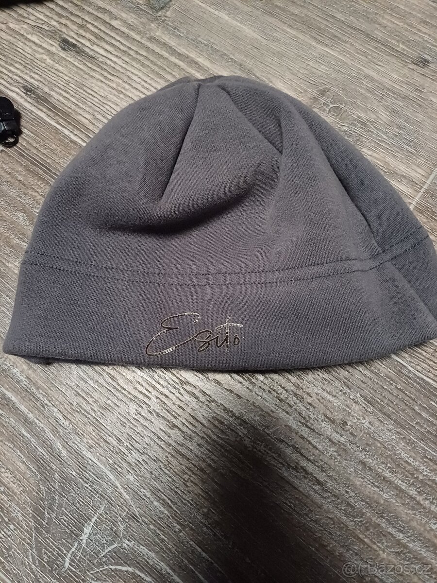 Zimní bunda, čepice a mikina - 7