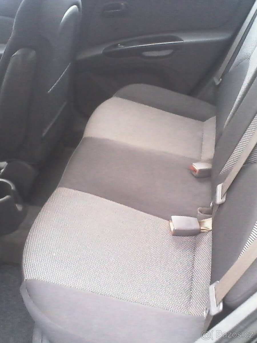 kia rio 14,71kw,r.v.11-10,148000km. - 7