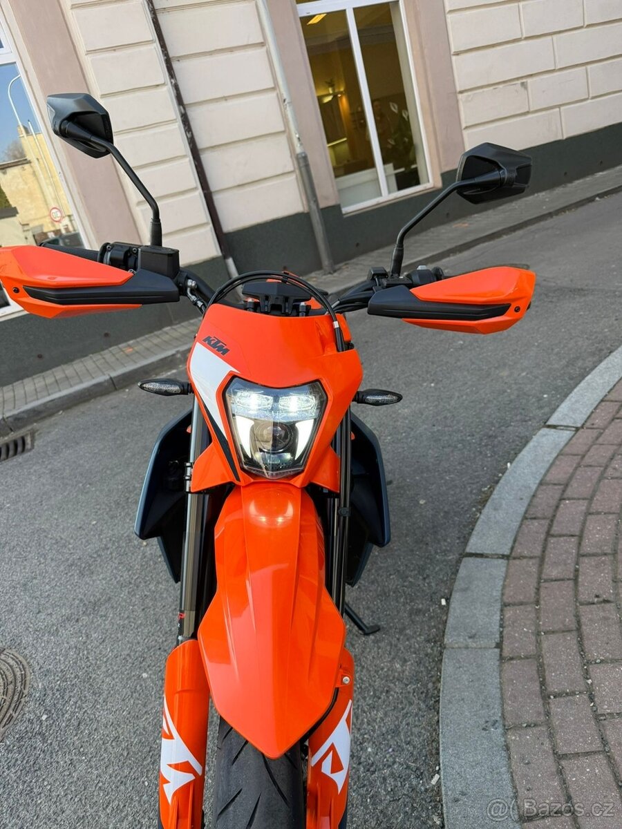 KTM 690 SMC-R 2023 - 7