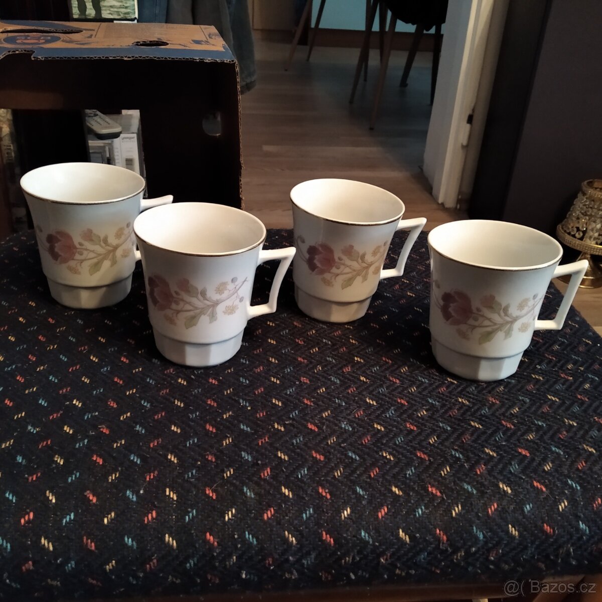stare porcelanove hrnky malovane sady - 7