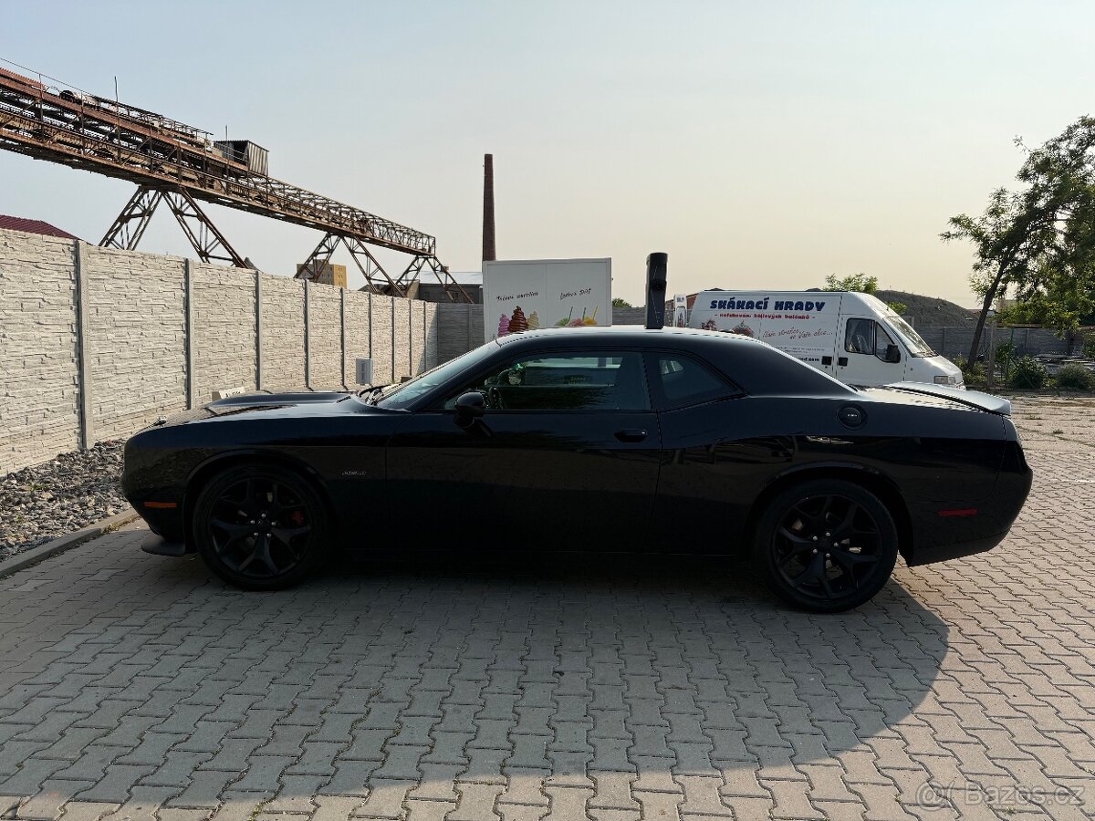 Dodge Challenger 5.7 Hemi - 7