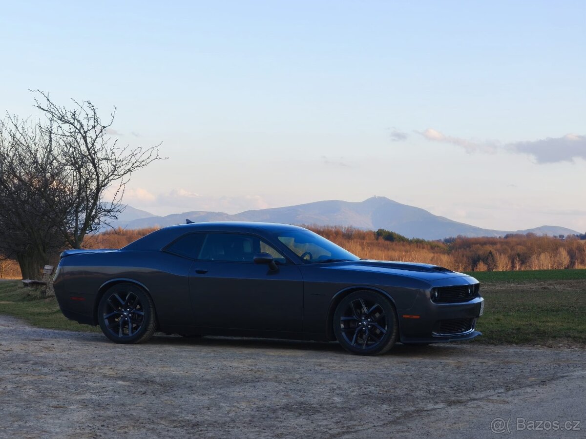 Dodge Challenger 5,7 2020 - 7