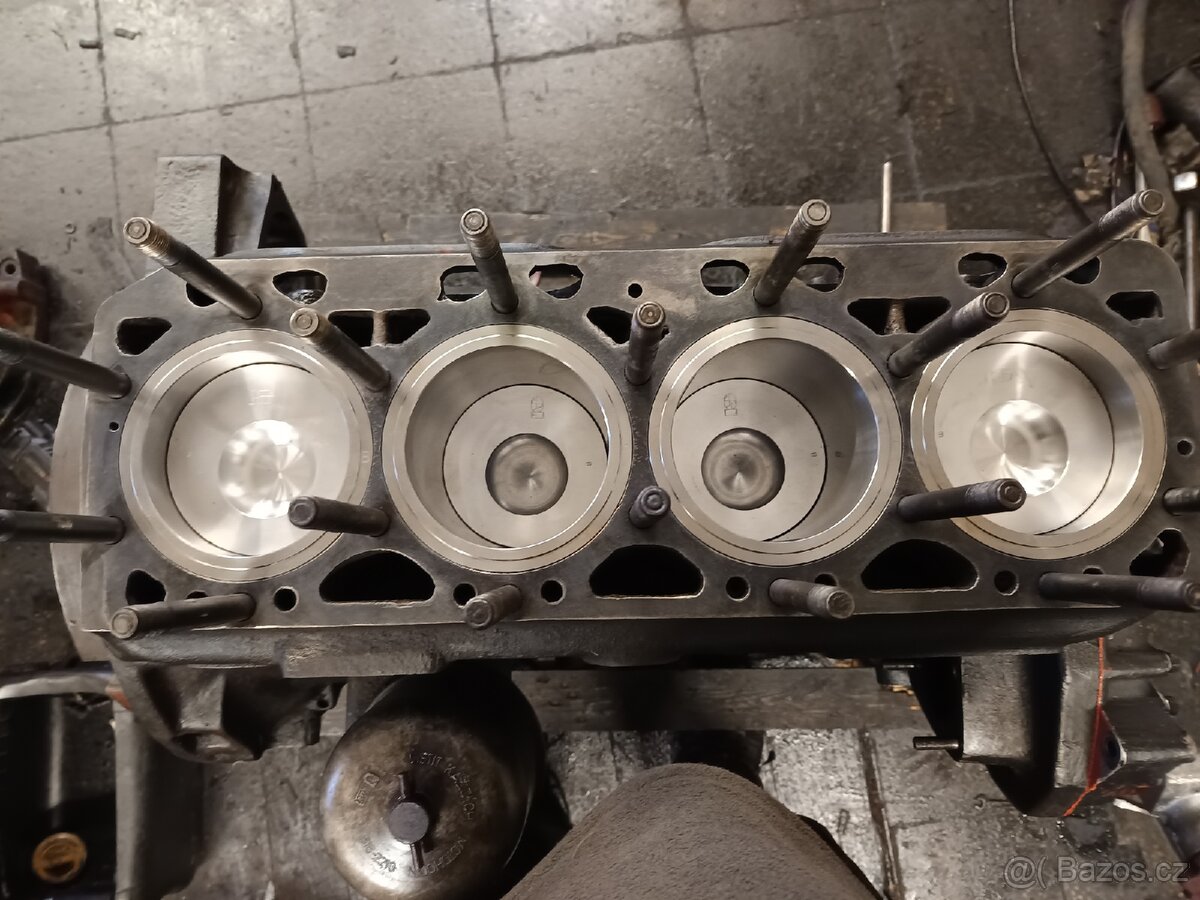 Prodám motor Zetor Crystal 8001 - 7