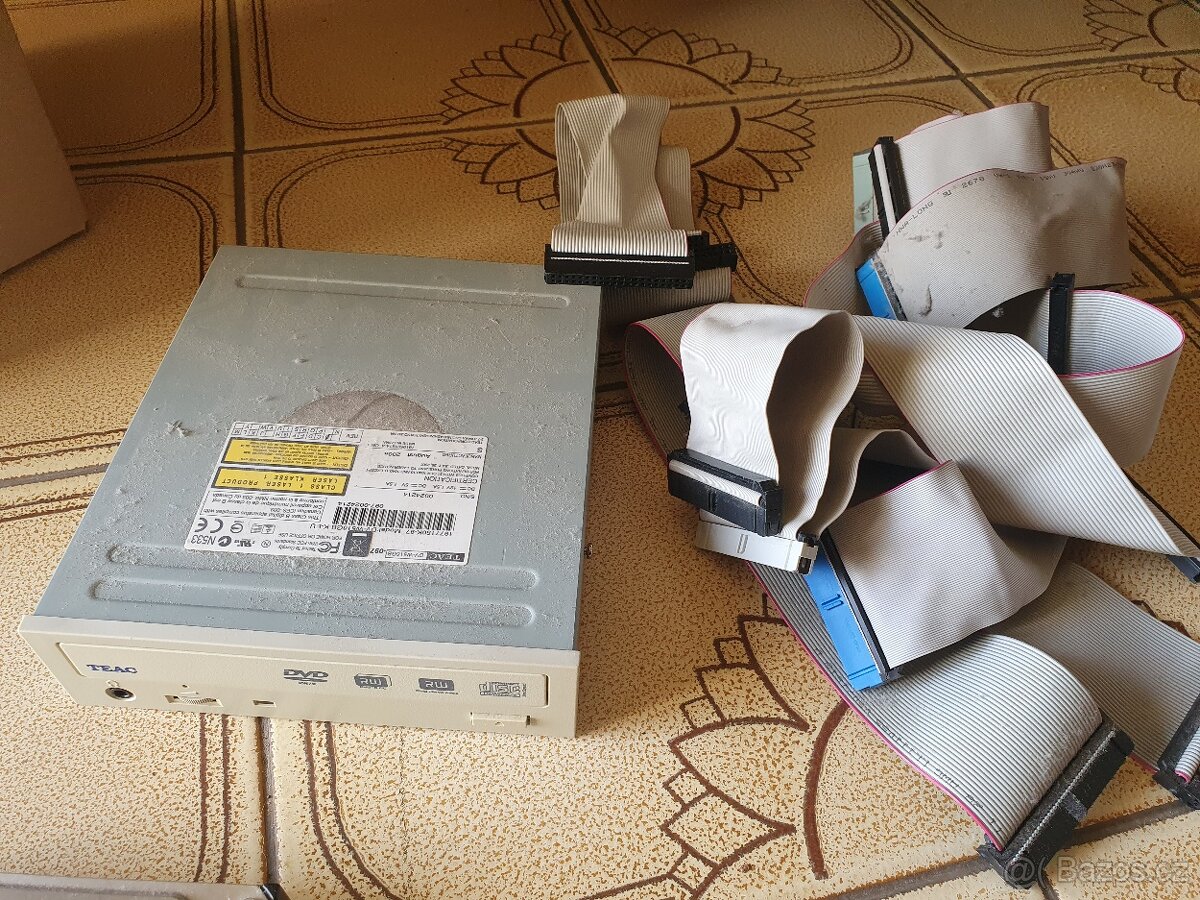 retro HW, CD-RW mechaniky, vysouvací rámeček - 7