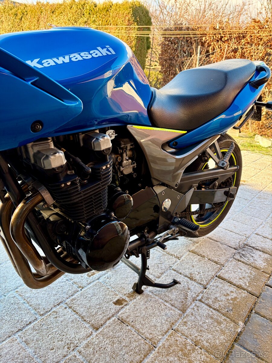 Kawasaki ZR-7S - 7