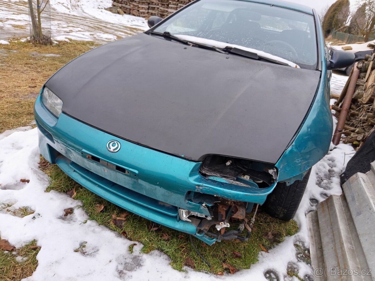 Mazda 323 BA - 7