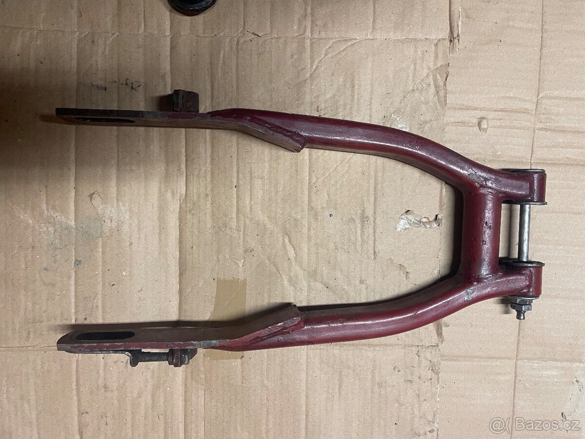 Díly na jawa panelka,skútr “prase” a péráka - 7