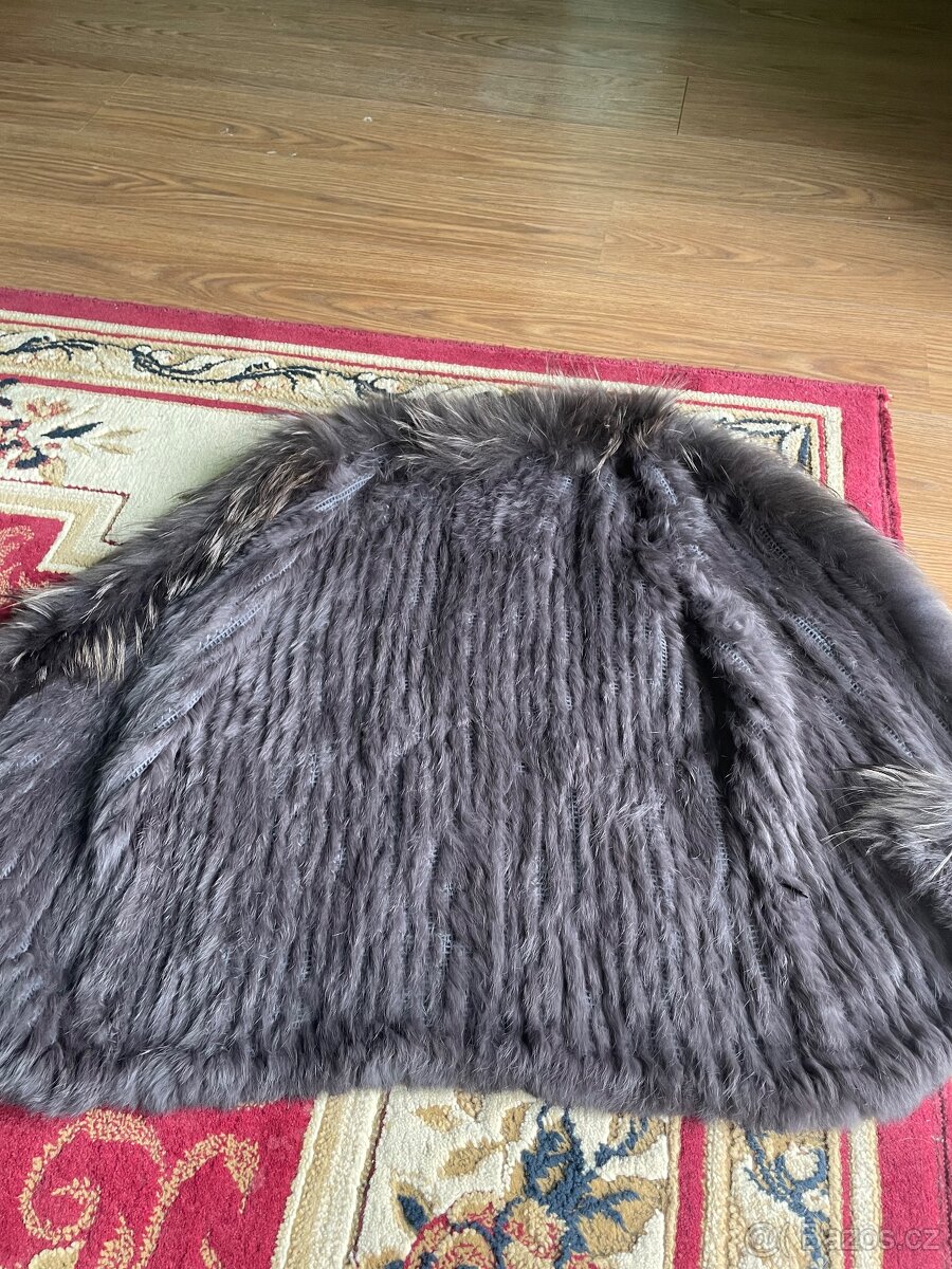 Krásná vesta z pravé kožešiny,vel.M - 7