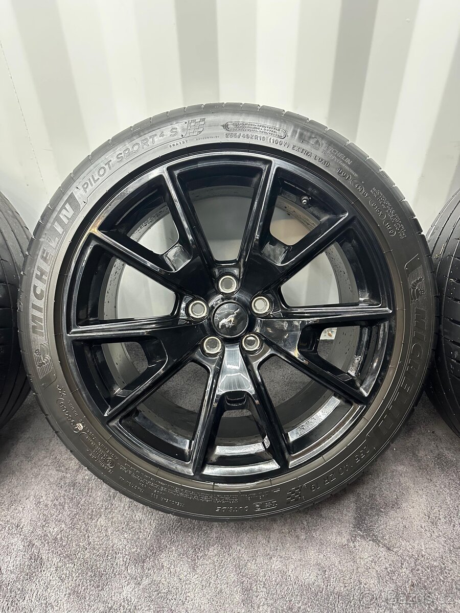 Ford Mustang alu kola original 55letá edice r19 - 7