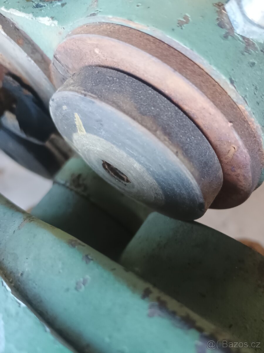 Vysukovačka, sukovací vícevřetenová vrtačka, sukovačka Rapid - 7