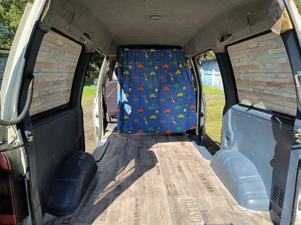 Prodám Nissan Vanette Cargo 2.3D - 7