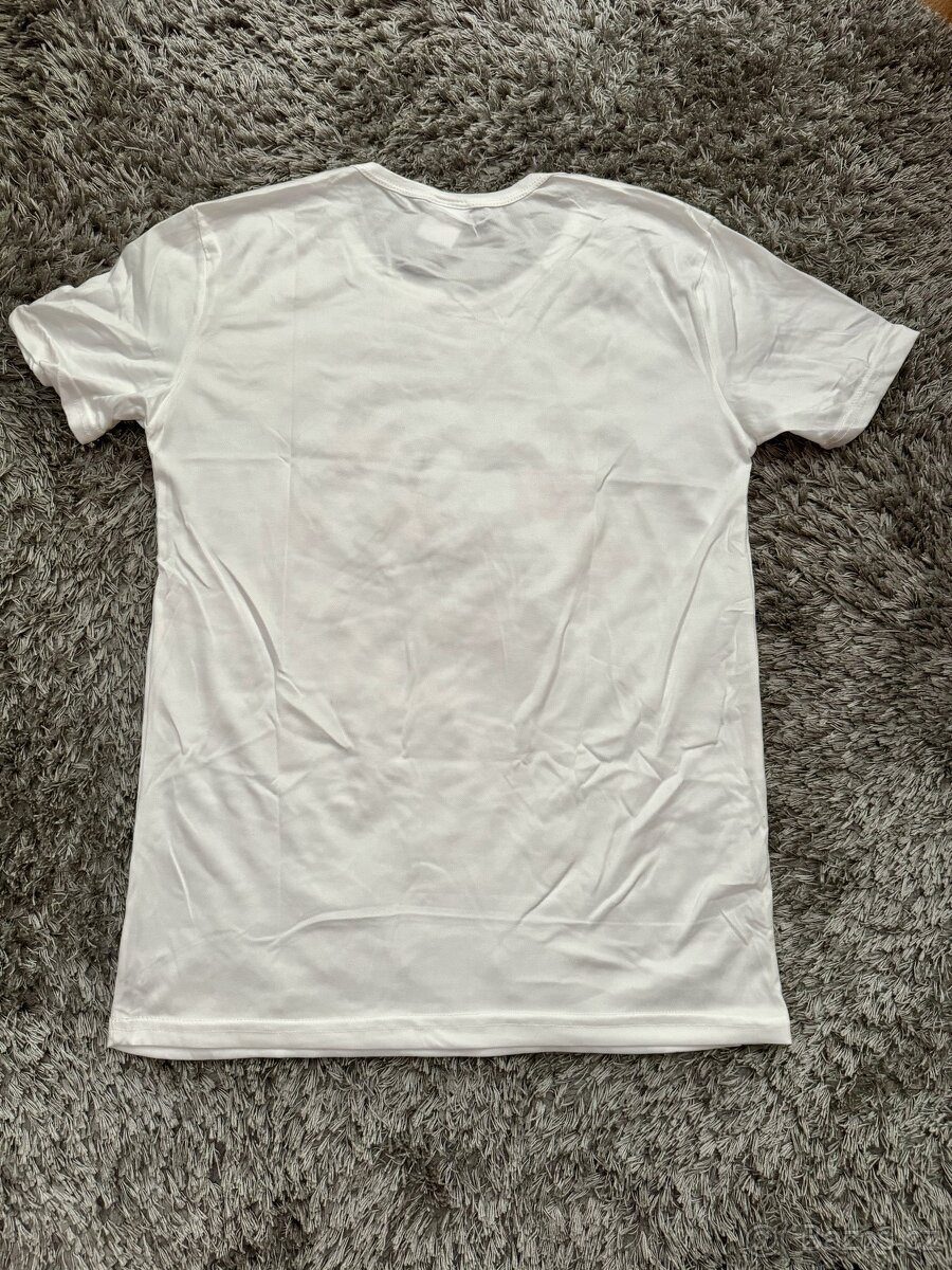 Nové tričko se sobem oversized - 7