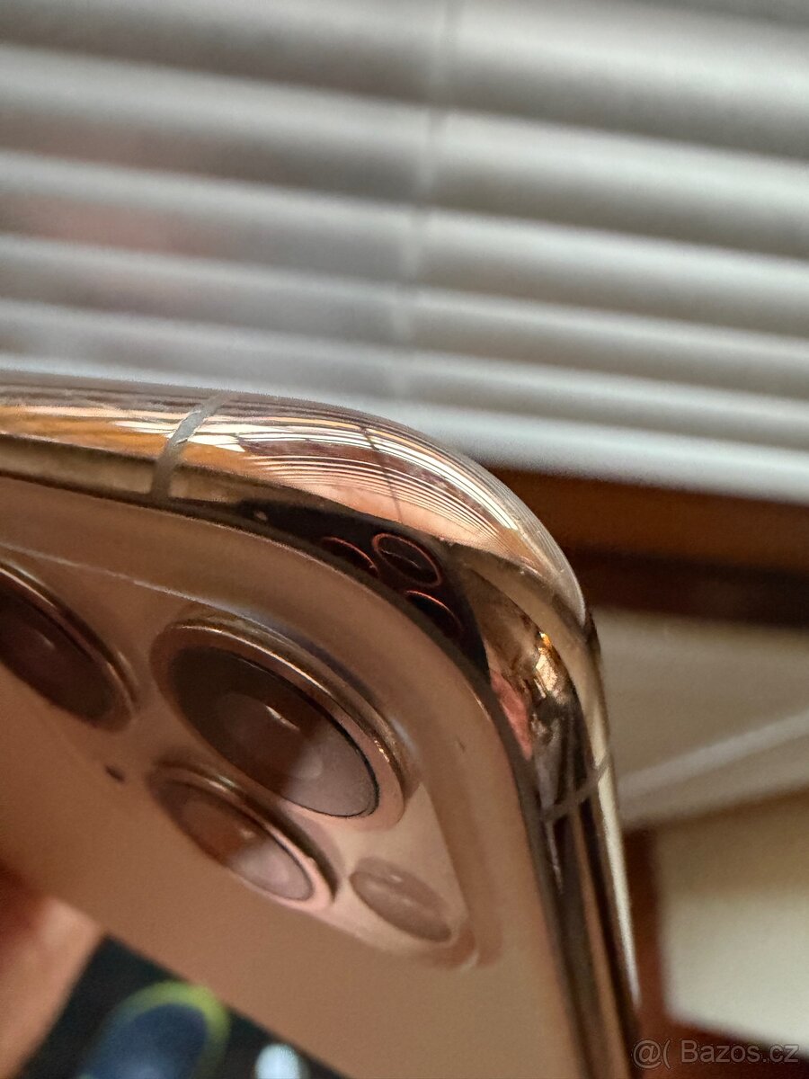 iPhone 11 Pro Max Gold Top stav - 7