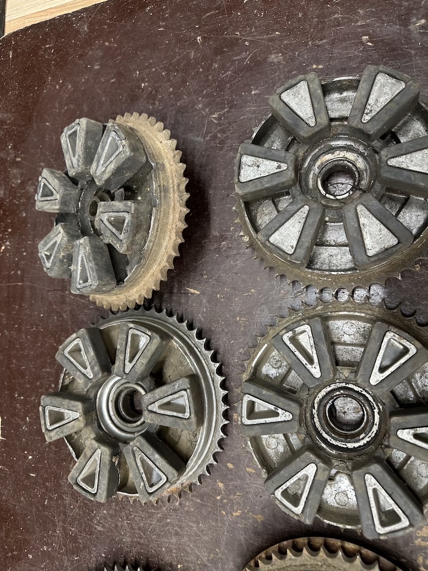 Predám používaná ROZETA JAWA 250 350 panelka 46,47zubov - 7