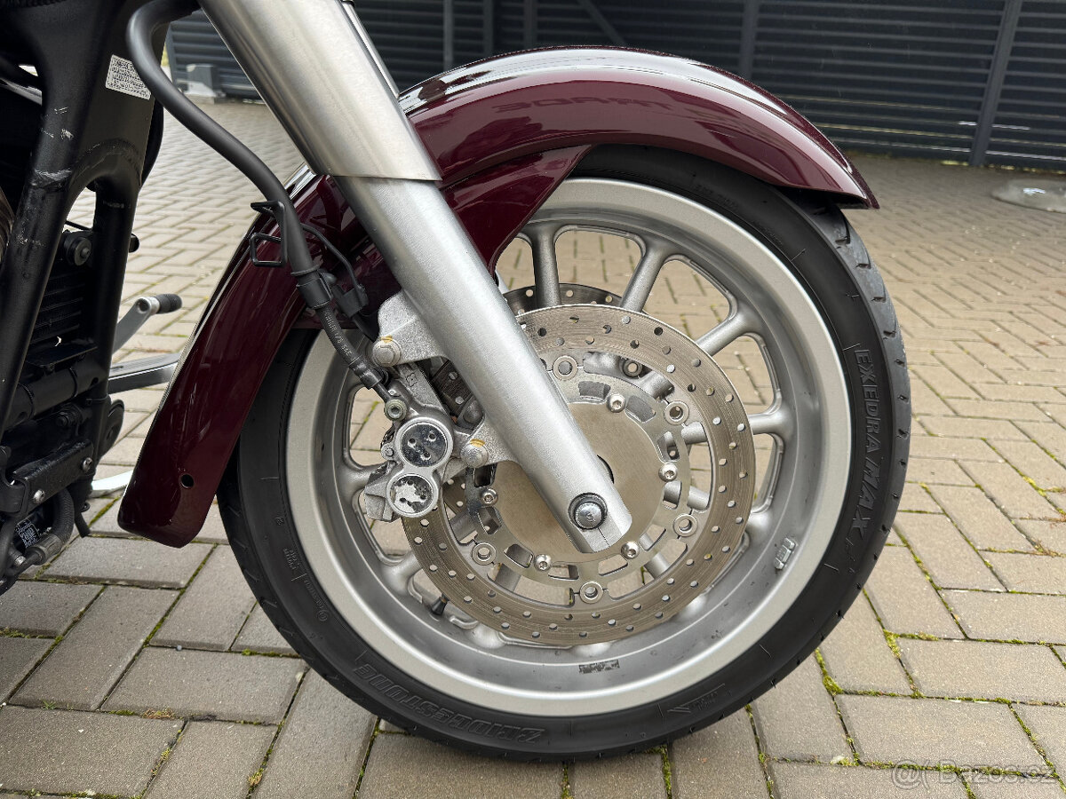 Yamaha XV 1900 Midnight Star - 7