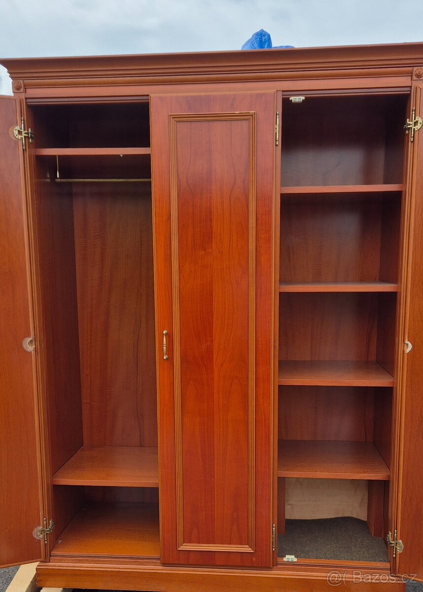 Křeslo, taburetka a další - 7