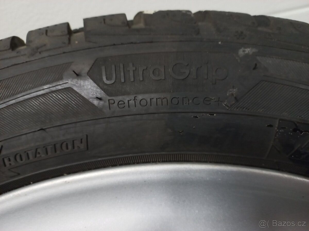 BMW i3 zimní sada Styling 427 pneu 155 70 19 DOT 2222 7,8mm - 7