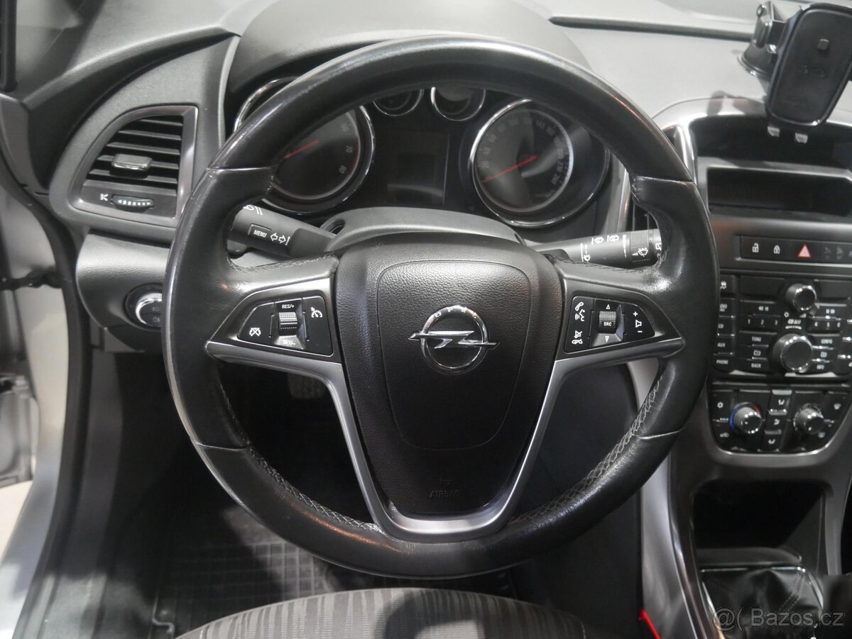 Opel Astra 1.4T , 103 kW benzín, 2011 - 7