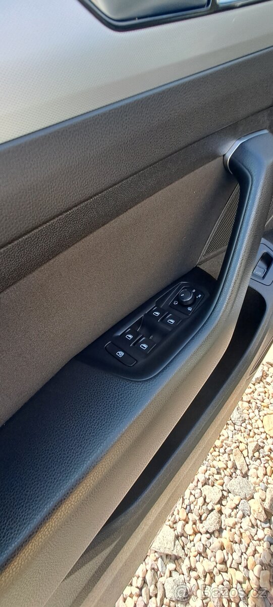 Volkswagen Passat 2.0 TDI 110kW HIGHLINE - 7