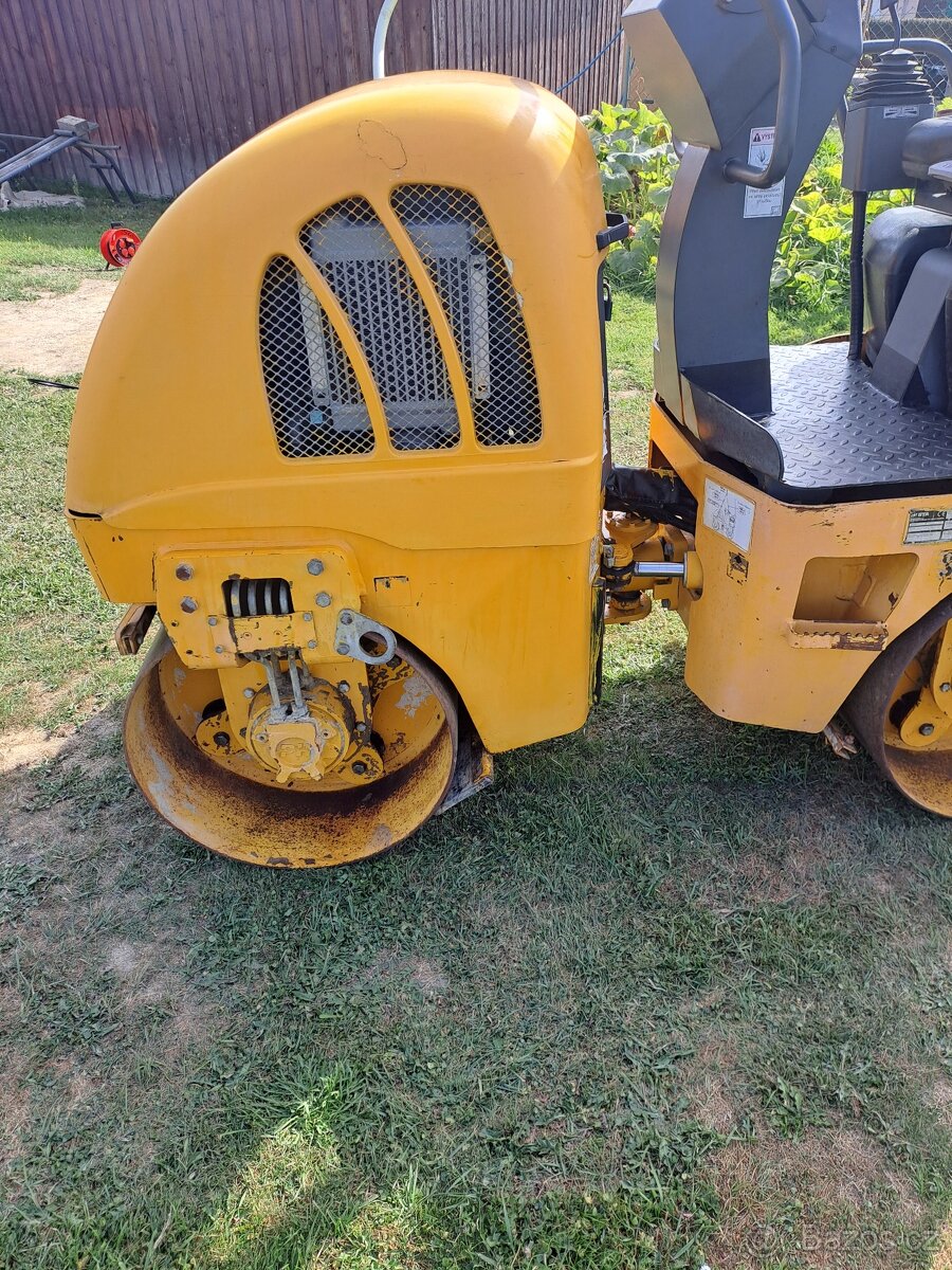 Vibrační válec Stavostroj STA VH170 - 7