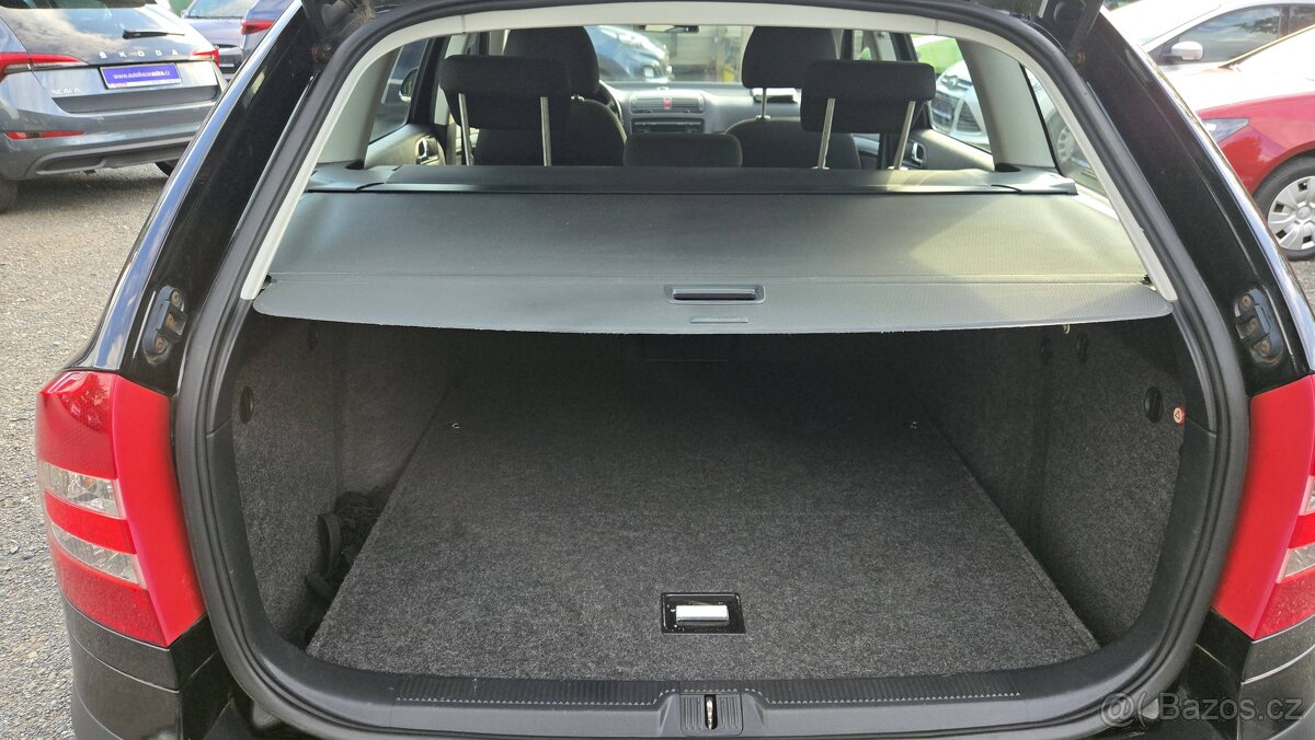 ŠKODA OCTAVIA 1.6i TEAM EDITION 1MAJITEL - 7