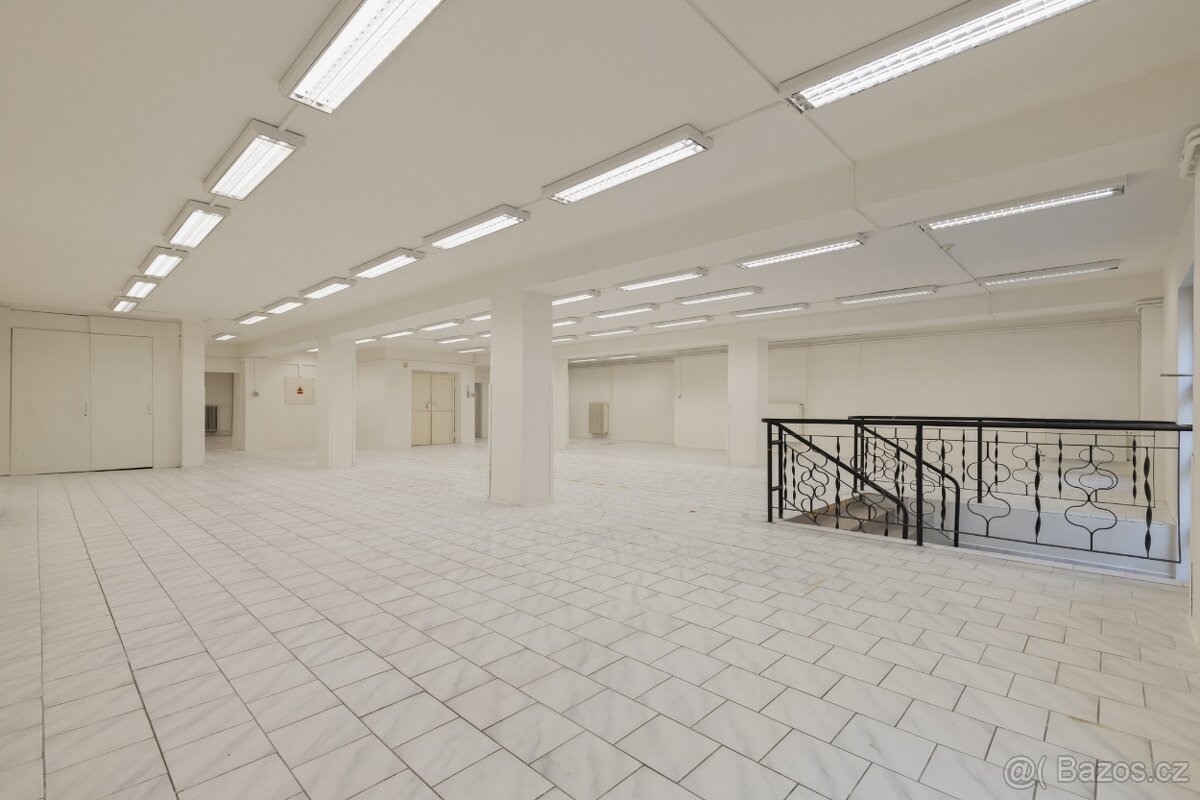 Pronájem obchod, Nový Jičín, Masarykovo náměstí - 7