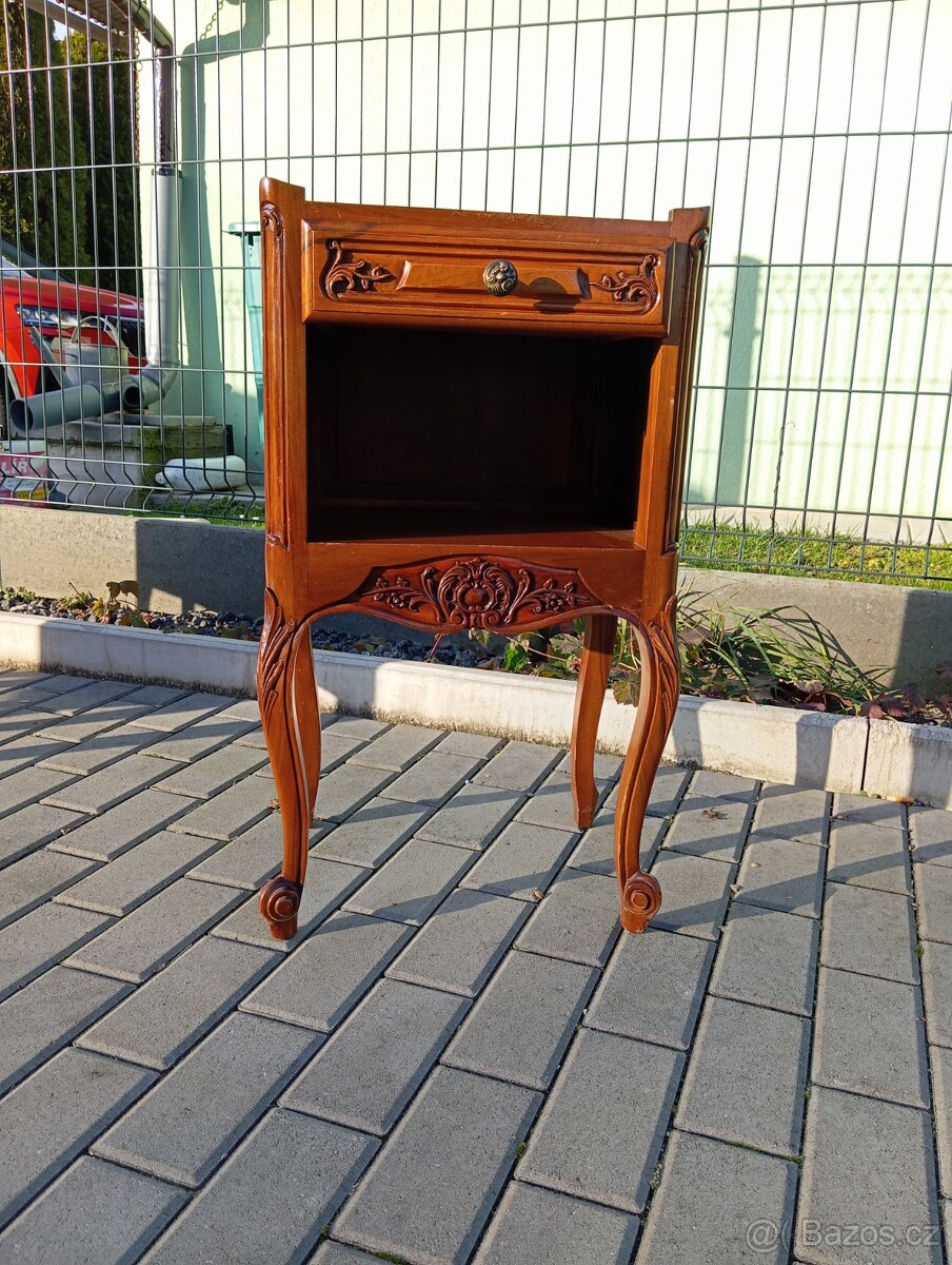 Starožitný noční stolek - 7
