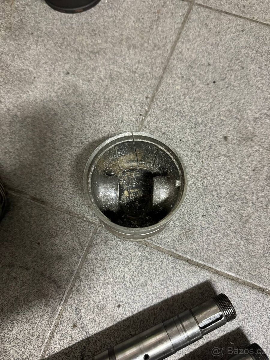 Tatra 87 motor - náhradní díly - 7