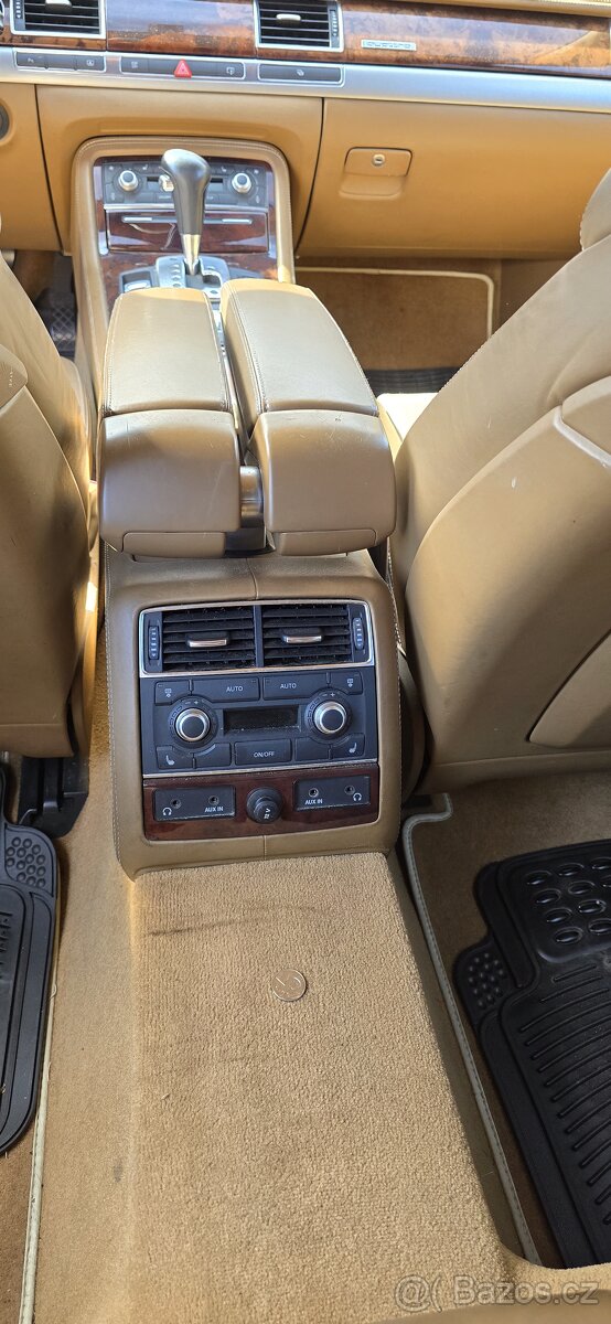 Audi A8 - 7