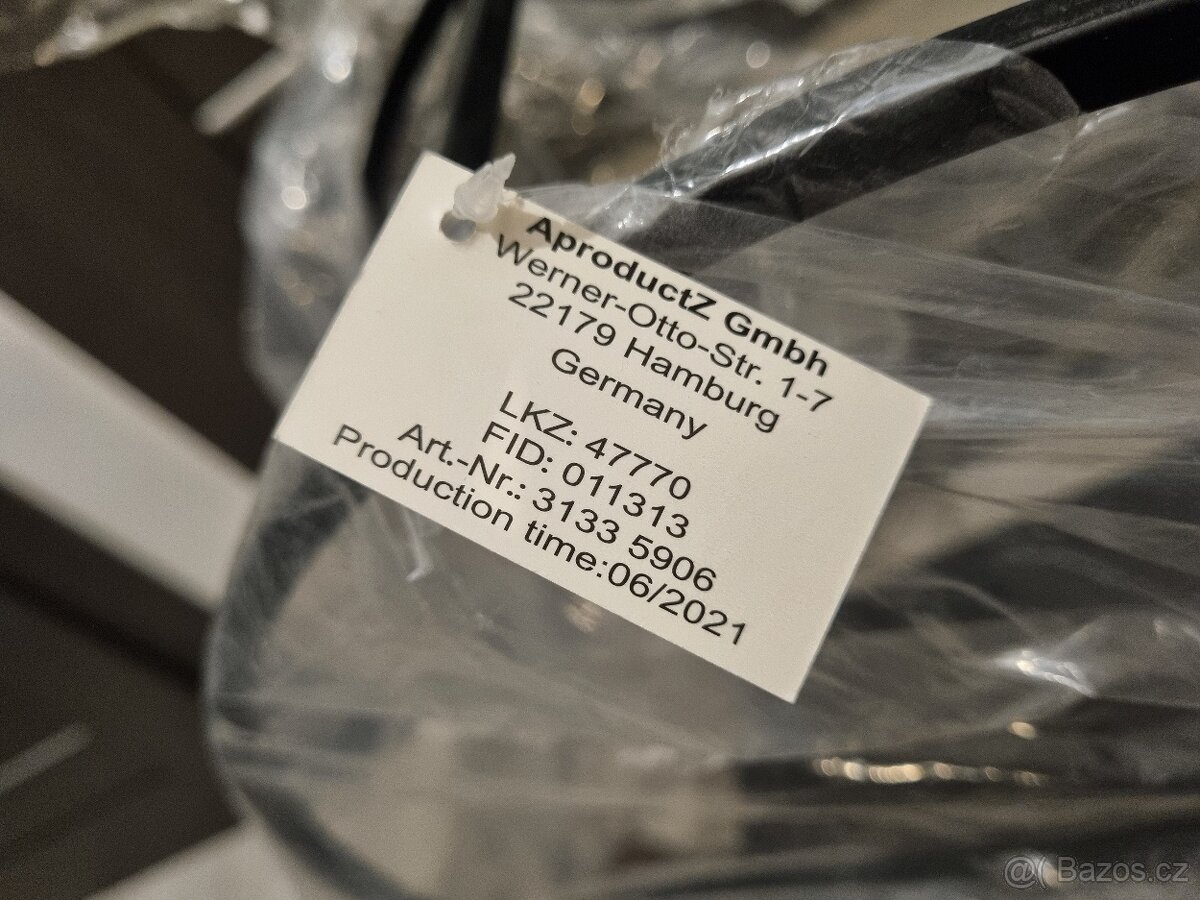 Nástěnná polička, skříňka, regál. - 7