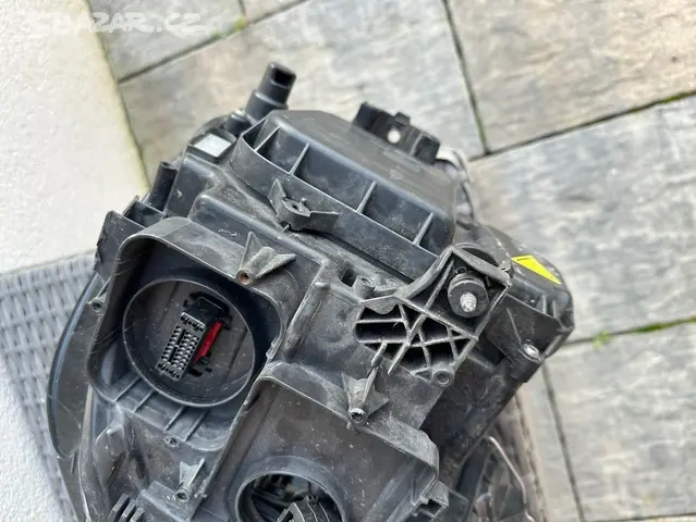 Levé xenonové světlo Volkswagen Sportsvan - 7