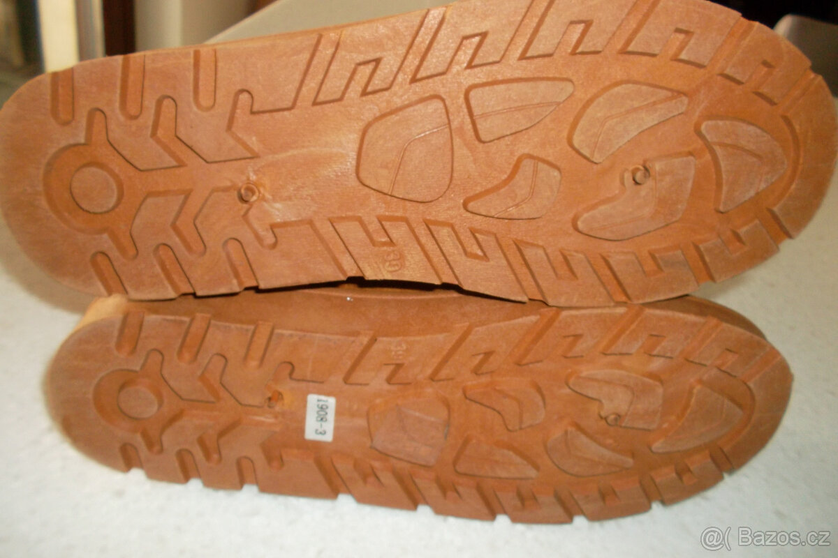 UGG-NOVÉ teplé válenky/hacule/zimní boty, vel. 39 - 7