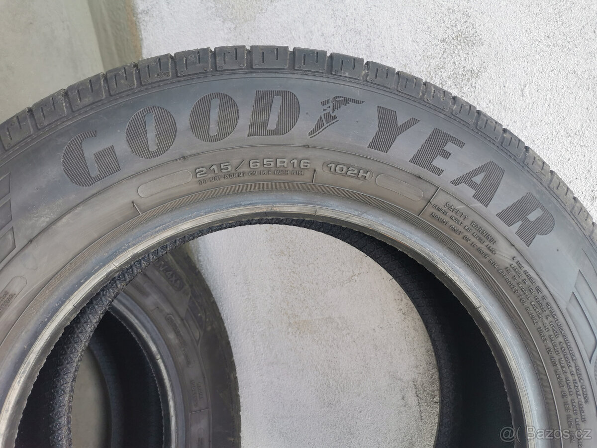 215/65R16 102H GOODYEAR EFFICIENT GRIP SUV 4X4 - 7