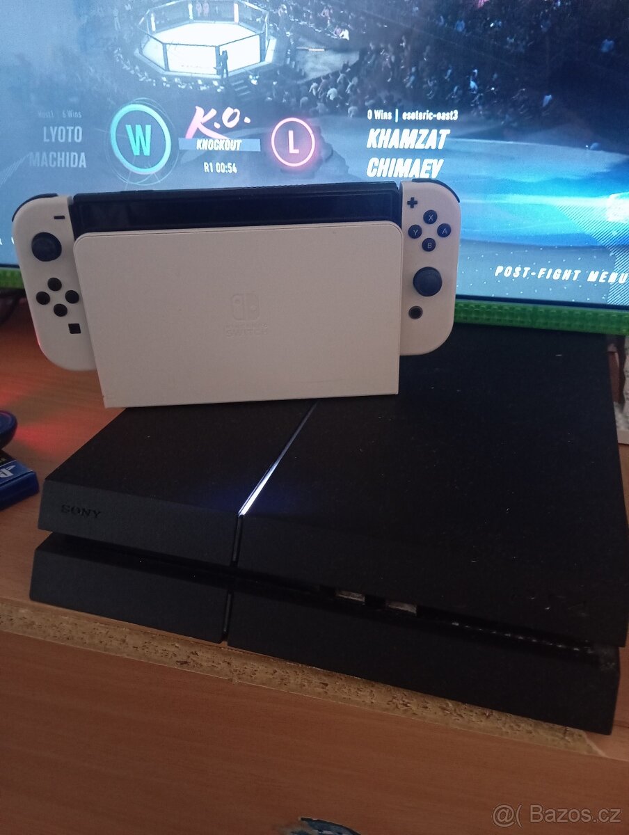 Prodám PlayStation 4 +volant+ Nintendo switch oled - 7