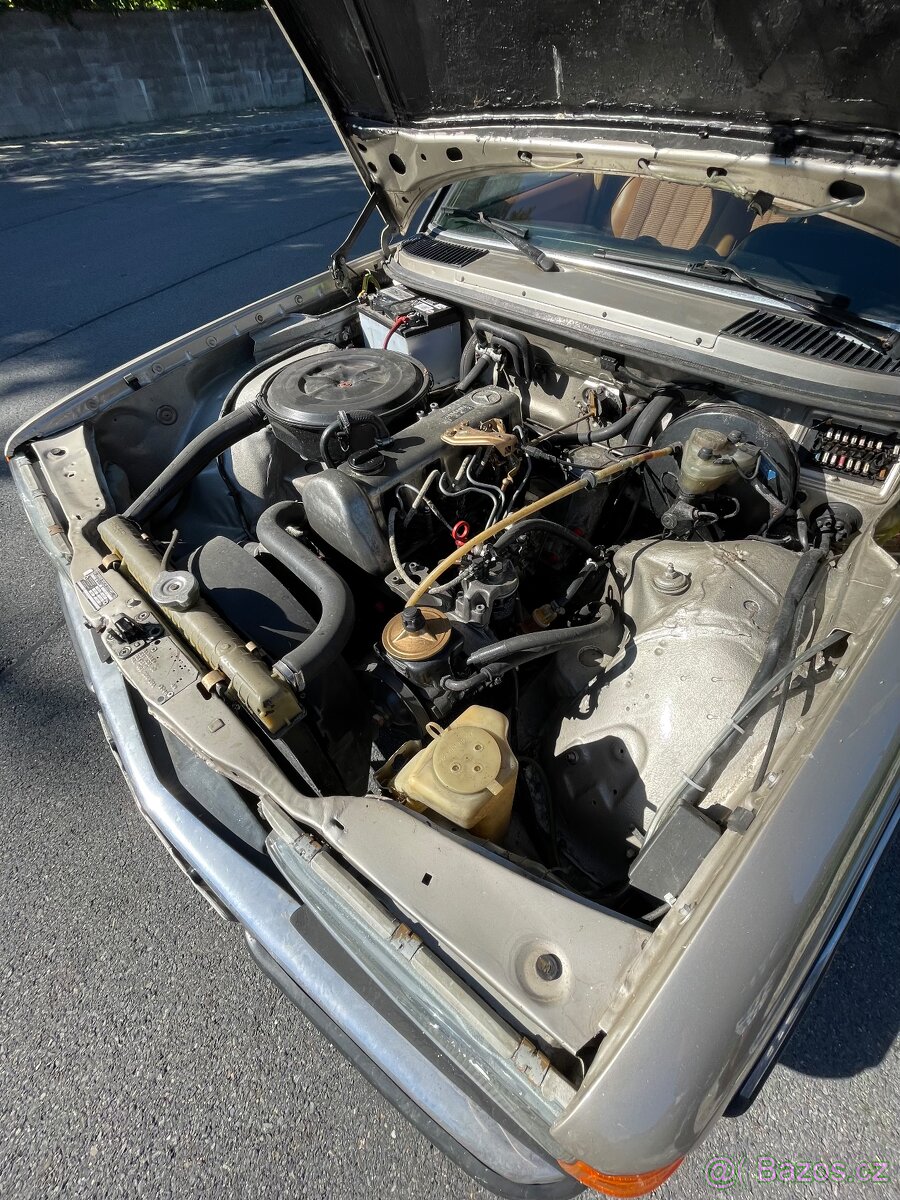 Mercedes-Benz W123, piáno, 2,4d - 7