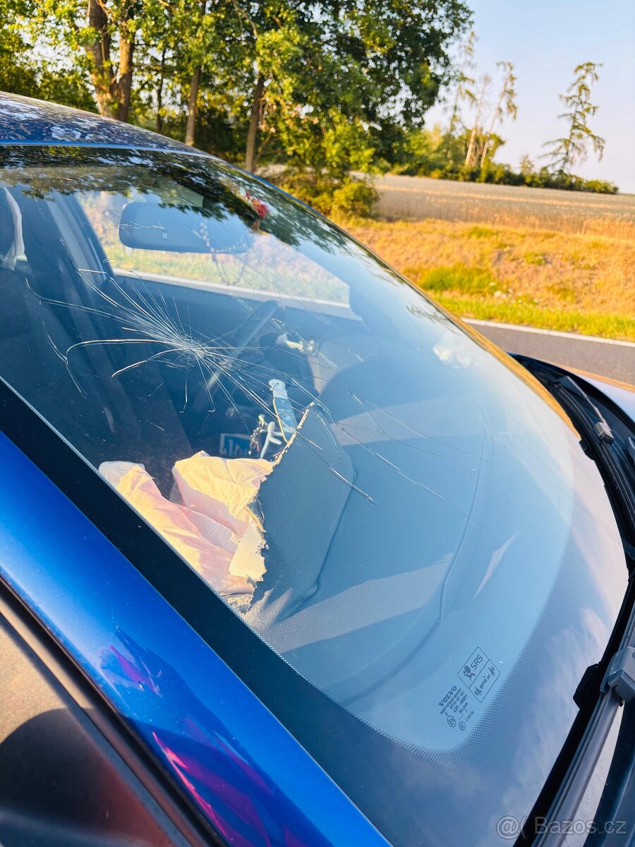 Prodám Volvo V50 sport po nehodě - 7