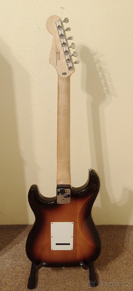 Squaier by Fender Stratocaster - 7