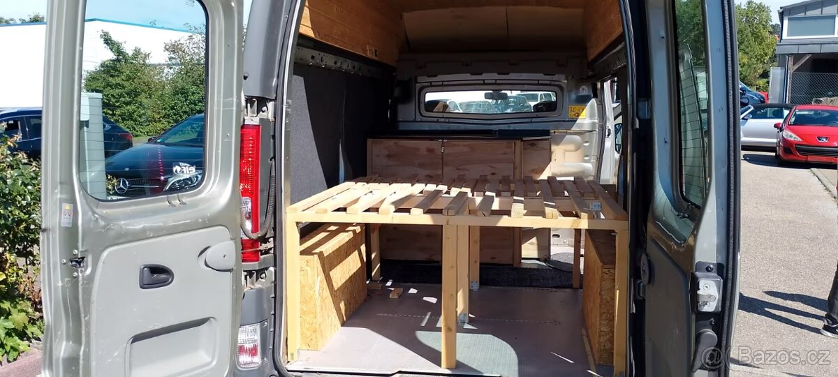 Renault Trafic 2,5DCI 107kw L2H2 postel kuchynka vestavba - 7