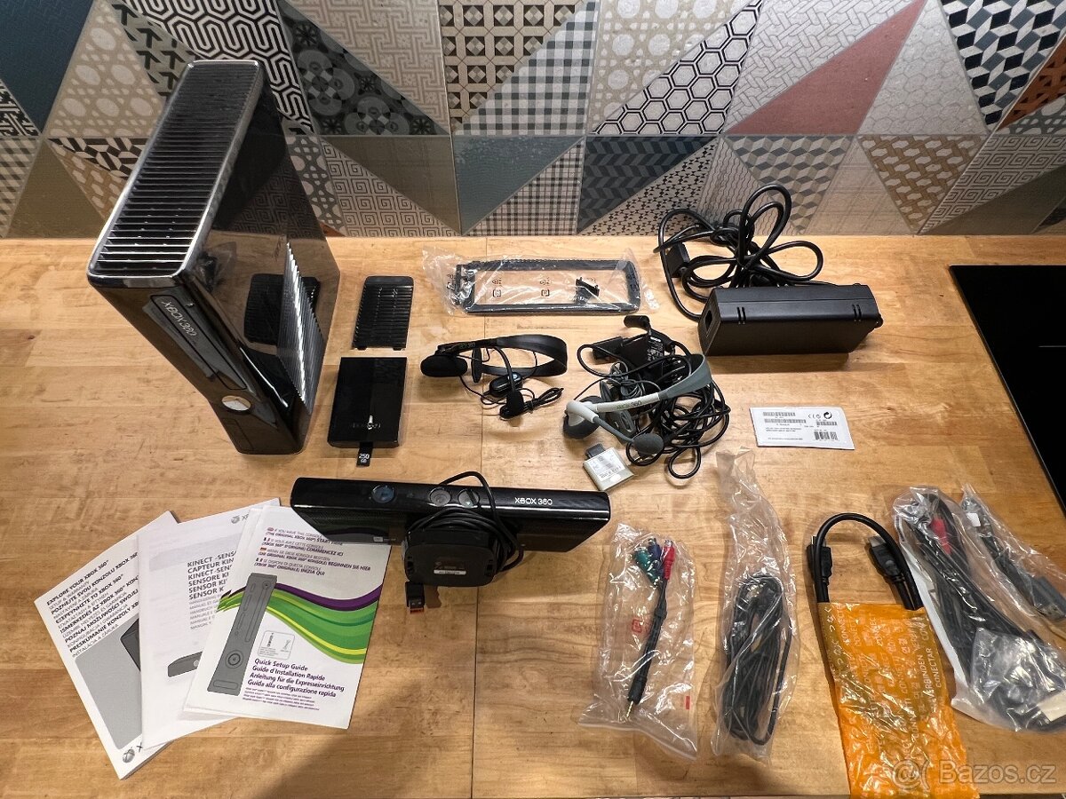 Xbox 360 Slim 250GB + Kinect + 27 her + herní ovladače - 7