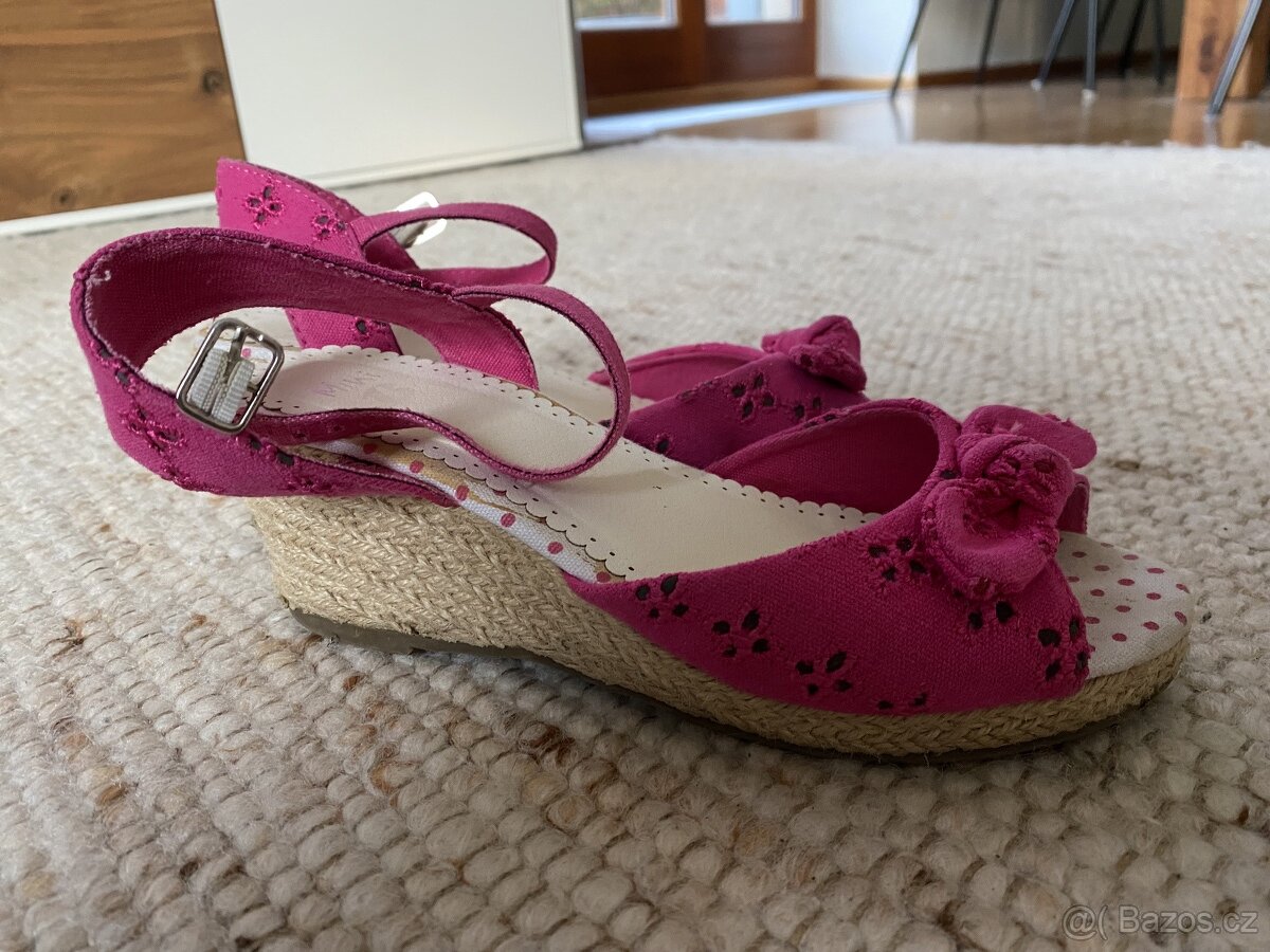 Dívčí střevíce, značka Baťa vel. 34 - 7