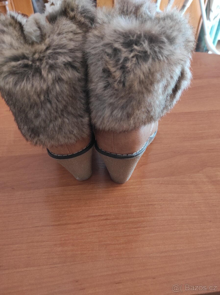 Dámské zimní boty na klínku 38 - 7