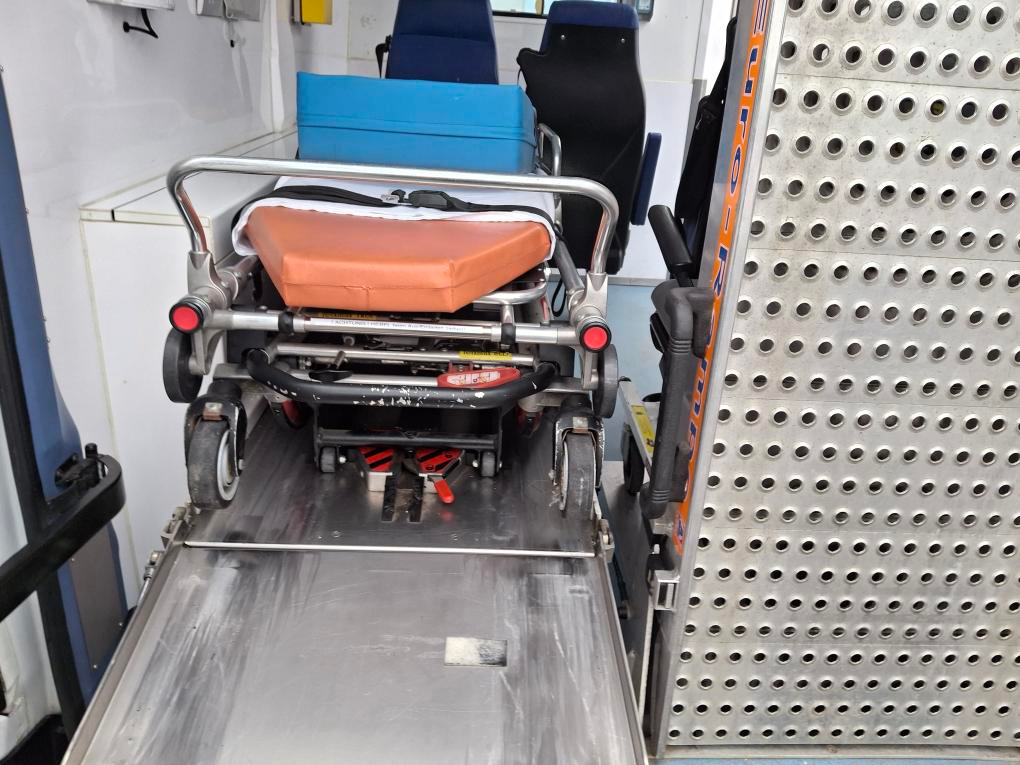 Renault Master 2,3 dci sanitní - 7