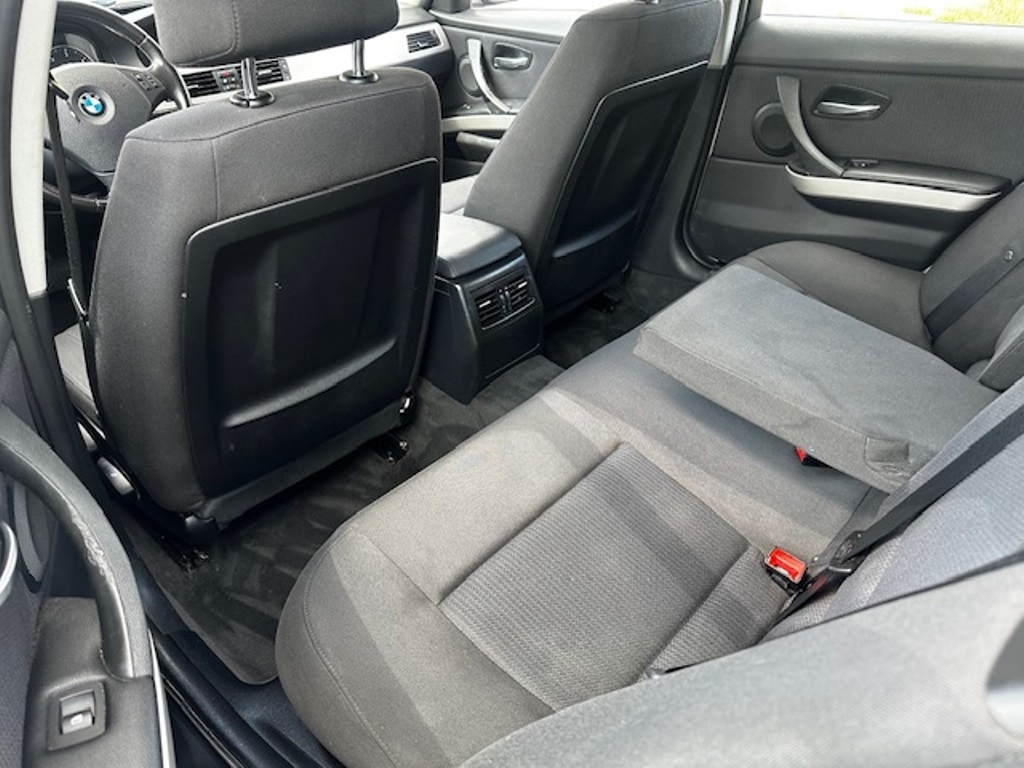 BMW e91 318 D touring, r.2010, STK, automat, klima - 7