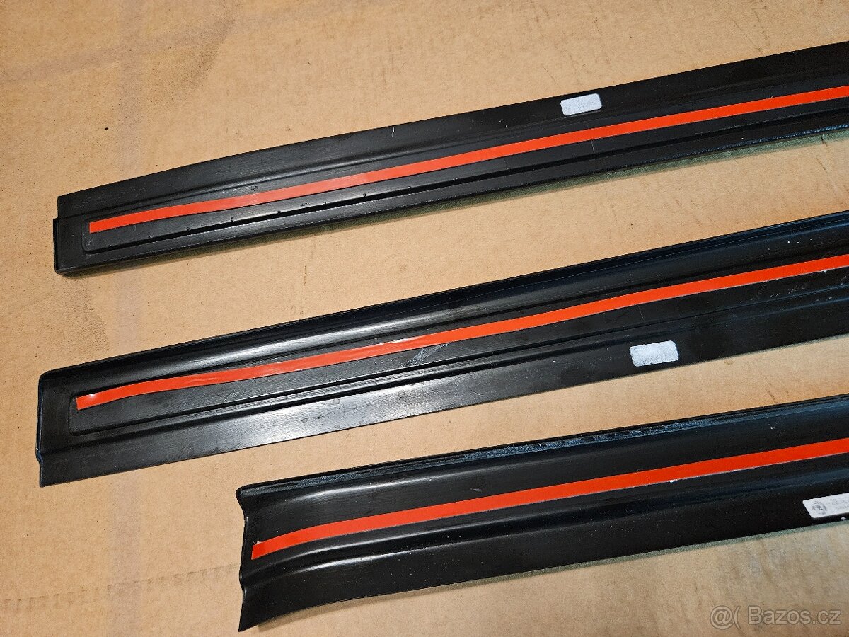 Škoda Octavia 1 prahové lišty originál - 7