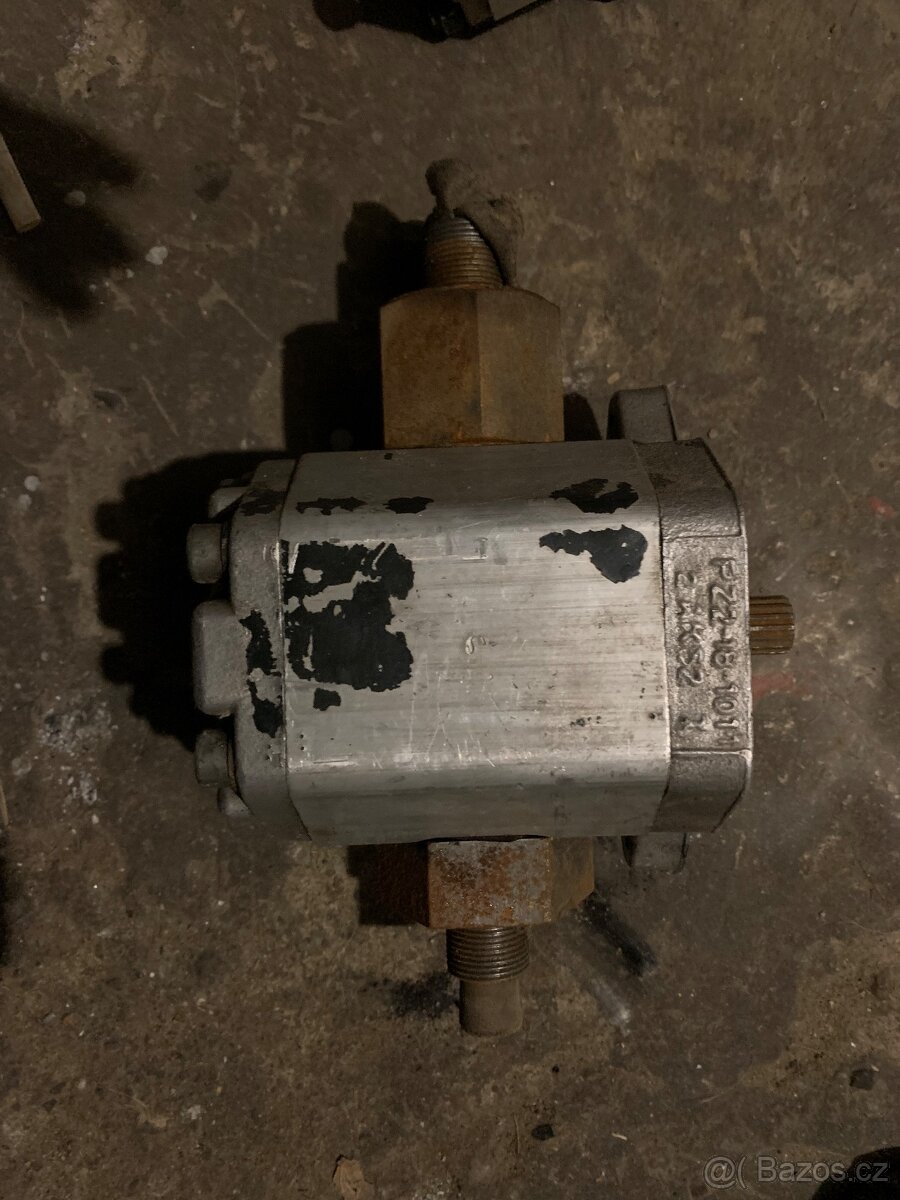 Malotraktor domaci výroby torzo a dily - 7