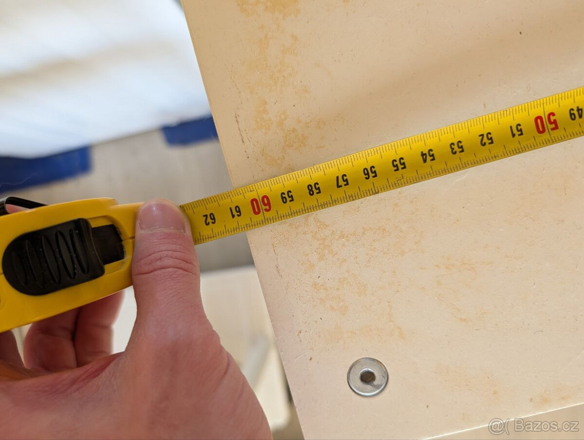 Nástěnná prosklená vitrína – bílá - 7